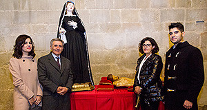 Foto della famiglia benefattrice del restauro di due simulacri e degli argenti sacri della Cattedrale di San Pantaleo - Dolianova - 30 Novembre 2013 - ParteollaClick