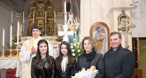 Foto di Gruppo con la nuova Priora e Priorisse di Donori in occasione della Festa della Candelora 2015 - Donori - Chiesa di San Giorgio Vescovo - 2 Febbraio 2015 - ParteollaClick