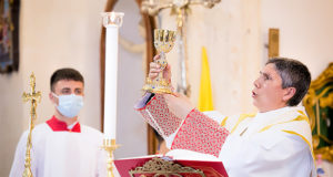 Foto a Don Fabrizio Pibiri per i 25 anni di sacerdozio - Donori - 22 Giugno 2021 - ParteollaClick